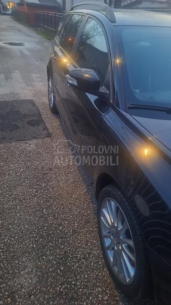 Volvo V50 ristajling