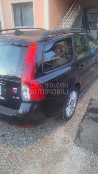 Volvo V50 ristajling