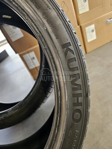 Kumho 245/35 R20 Letnja