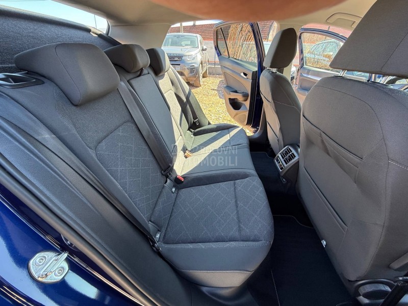 Volkswagen Golf 8 2.0 TDI/AUTOM