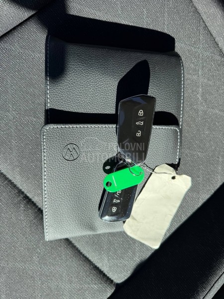 Volkswagen Golf 8 2.0 TDI/AUTOM