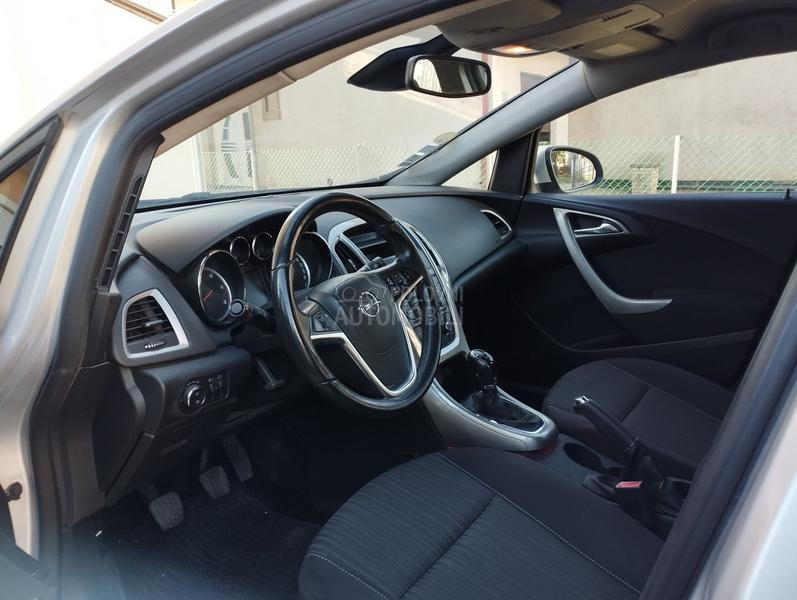 Opel Astra J 1.7