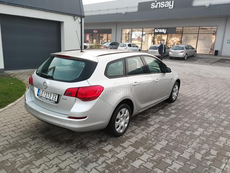 Opel Astra J 1.7