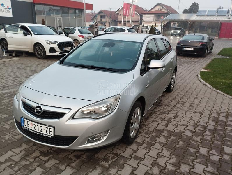 Opel Astra J 1.7