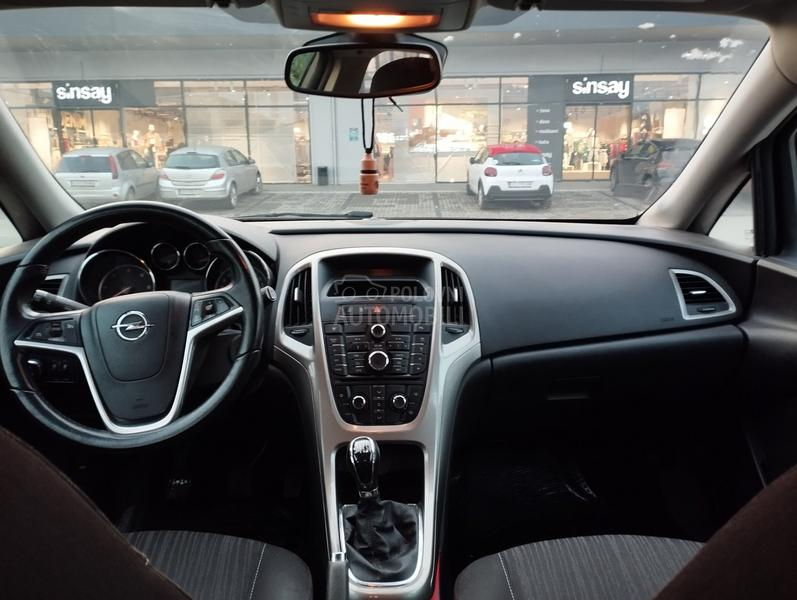 Opel Astra J 1.7