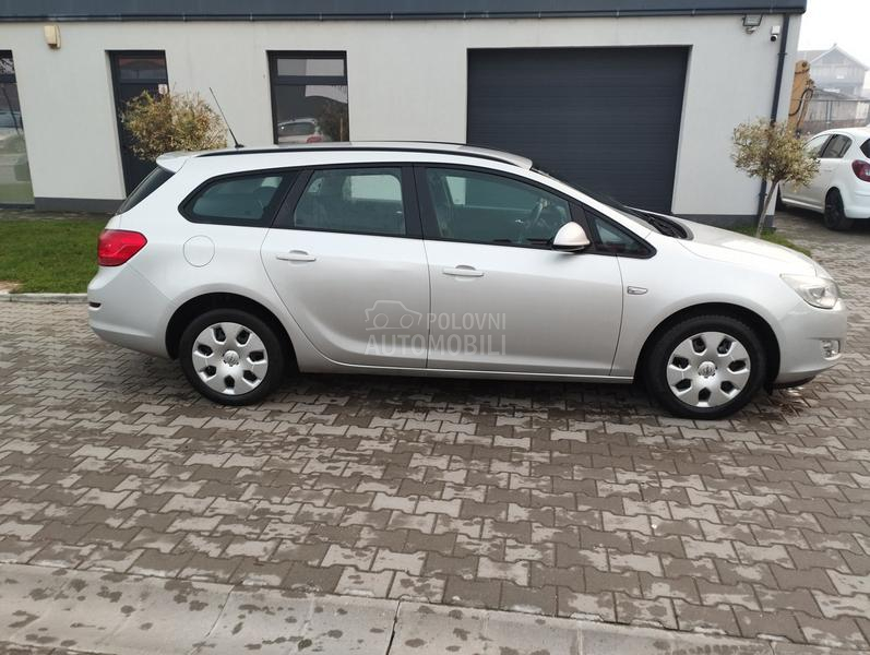 Opel Astra J 1.7