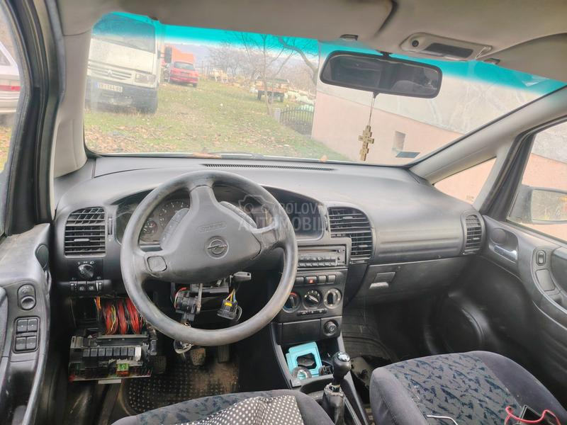 Opel Zafira 