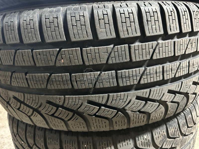 Pirelli 235/45 R18 Zimska