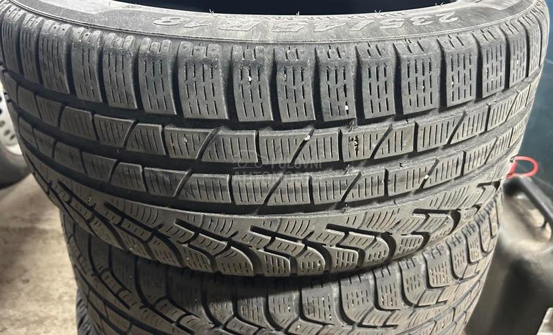 Pirelli 235/45 R18 Zimska