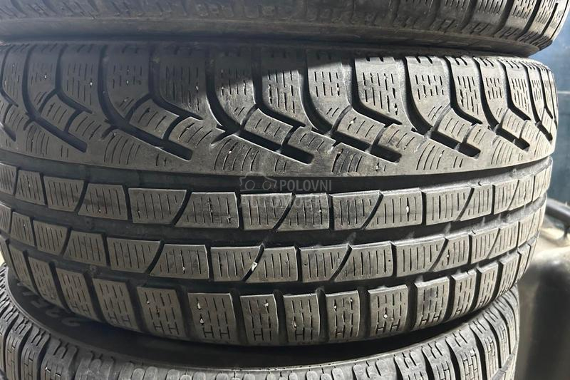 Pirelli 235/45 R18 Zimska