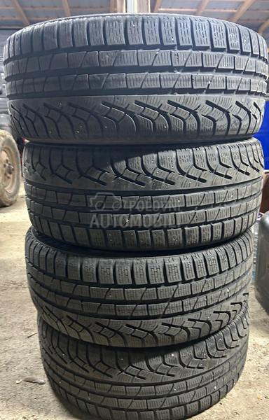 Pirelli 235/45 R18 Zimska