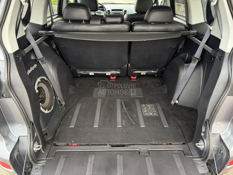 Mitsubishi Outlander 2.0 DiD 4x4 INTENSE