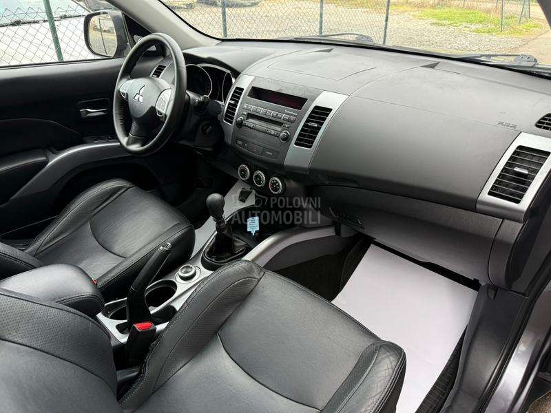 Mitsubishi Outlander 2.0 DiD 4x4 INTENSE