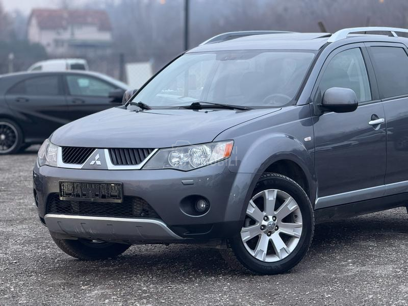 Mitsubishi Outlander 2.0 DiD 4x4 INTENSE
