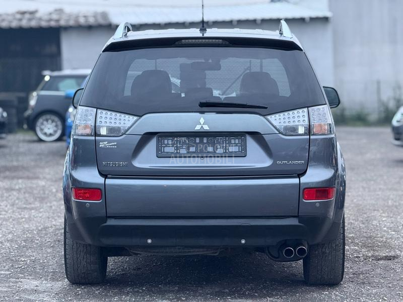 Mitsubishi Outlander 2.0 DiD 4x4 INTENSE