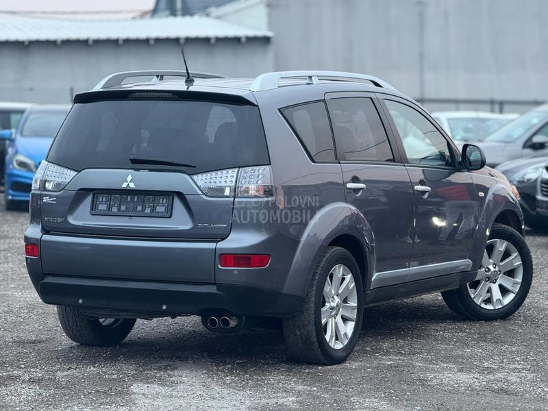Mitsubishi Outlander 2.0 DiD 4x4 INTENSE