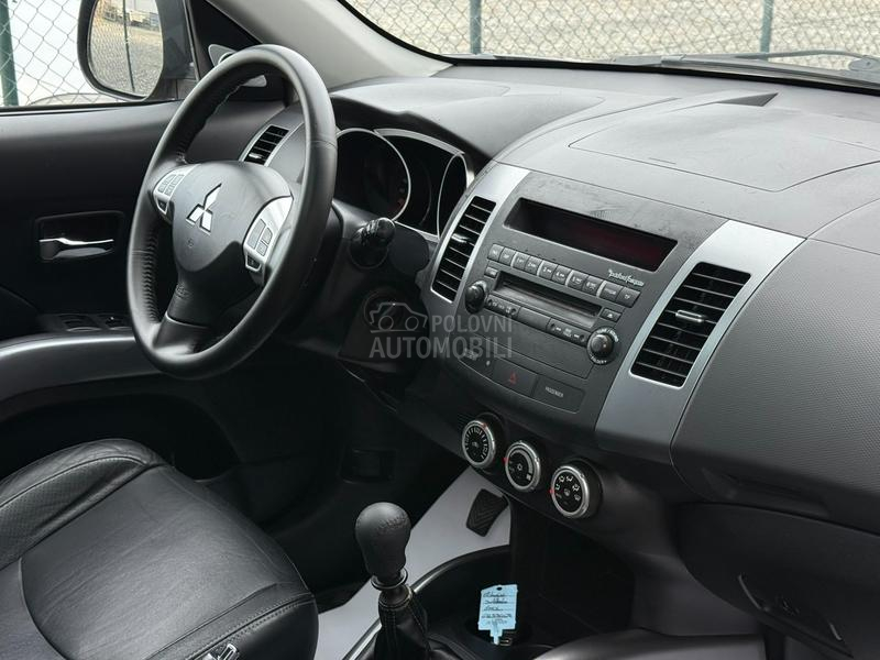 Mitsubishi Outlander 2.0 DiD 4x4 INTENSE