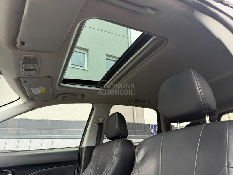 Mitsubishi Outlander 2.0 DiD 4x4 INTENSE