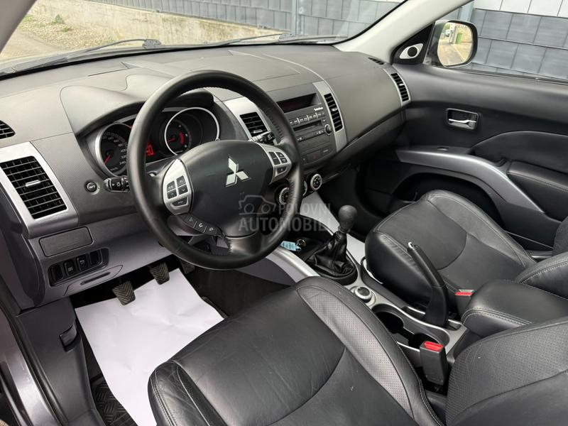 Mitsubishi Outlander 2.0 DiD 4x4 INTENSE