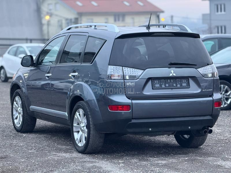 Mitsubishi Outlander 2.0 DiD 4x4 INTENSE
