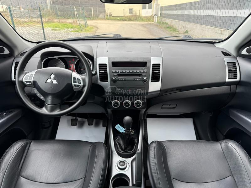 Mitsubishi Outlander 2.0 DiD 4x4 INTENSE
