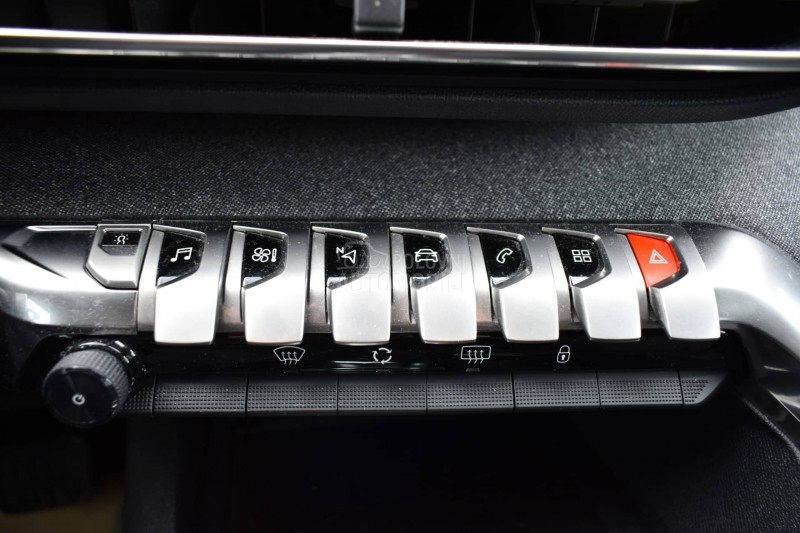 Peugeot 3008 1.2 Allure AT