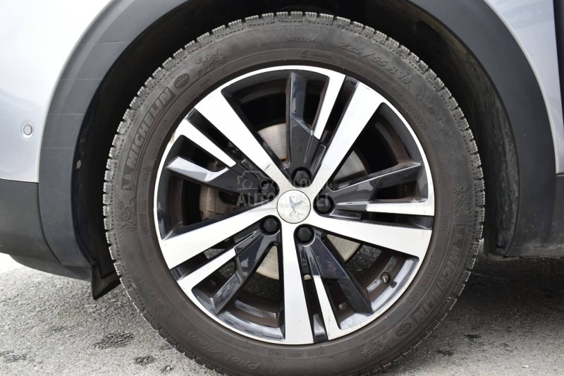 Peugeot 3008 1.2 Allure AT