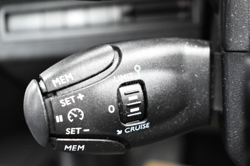 Peugeot 3008 1.2 Allure AT