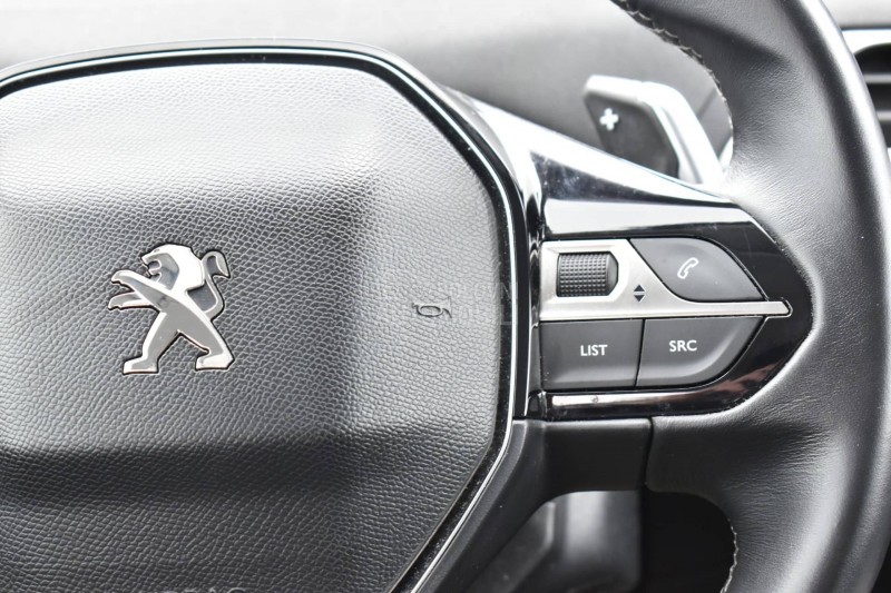 Peugeot 3008 1.2 Allure AT