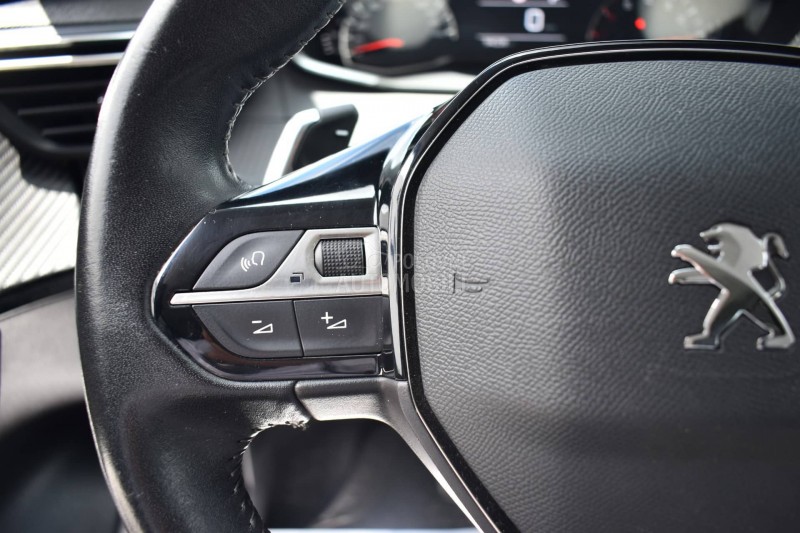 Peugeot 2008 1.2  Allure  AT