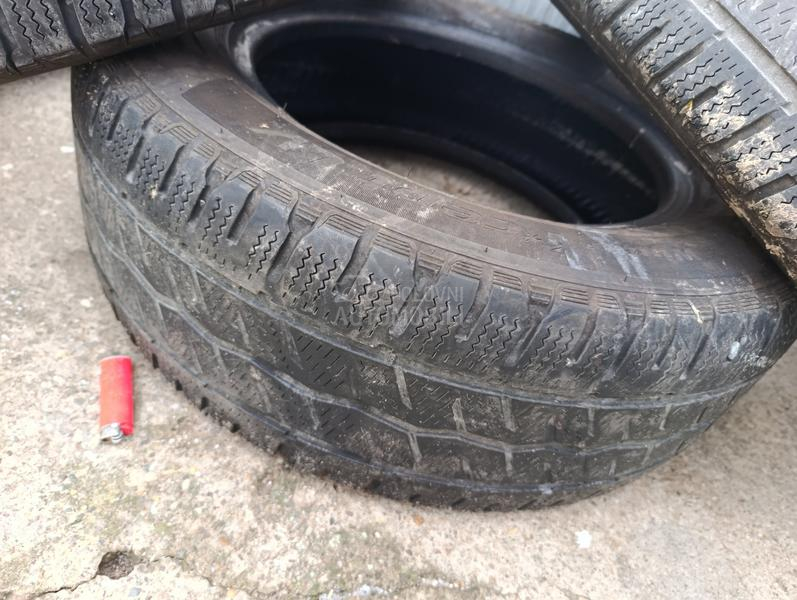Hankook 225/65 R16 Zimska