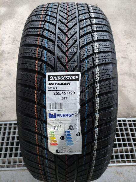 Bridgestone 255/45 R20 Zimska