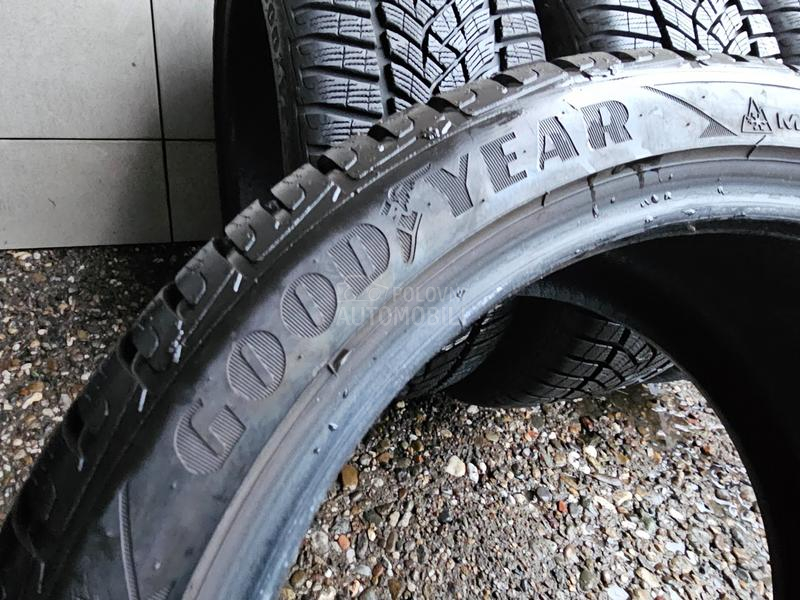 Goodyear 245/40 R18 Zimska