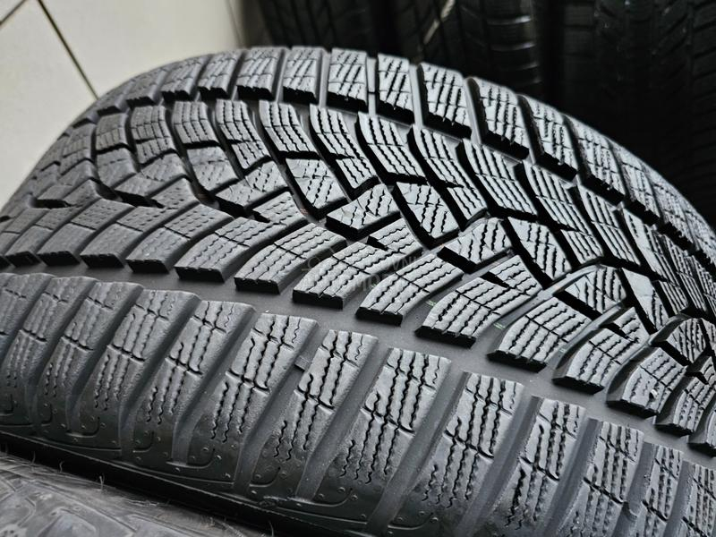 Goodyear 245/40 R18 Zimska