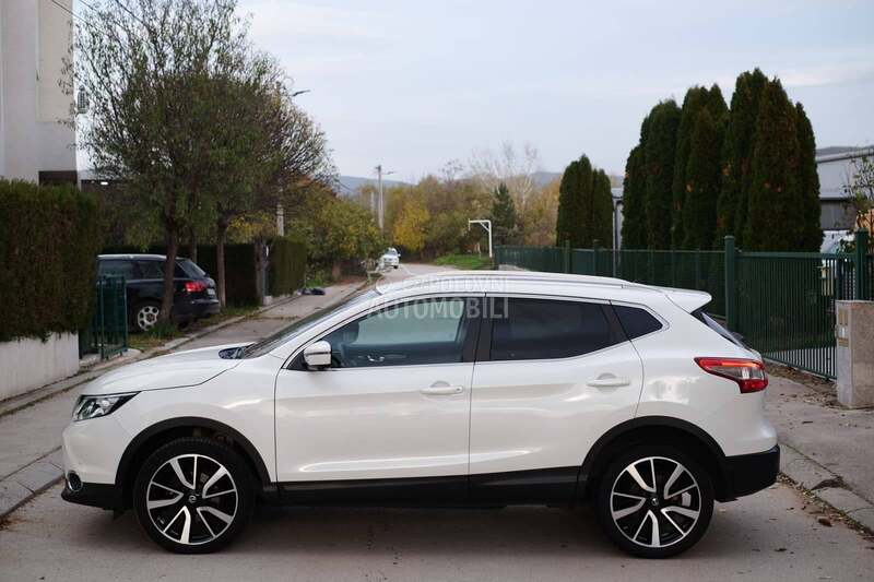 Nissan Qashqai 1.6DCi 4x4 Tekna360