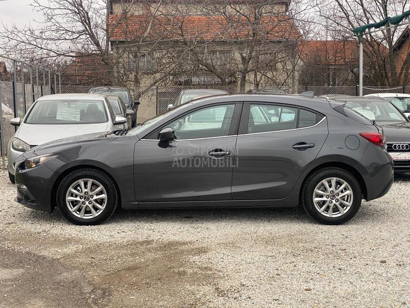 Mazda 3 ODLlCNA,SERVlSI