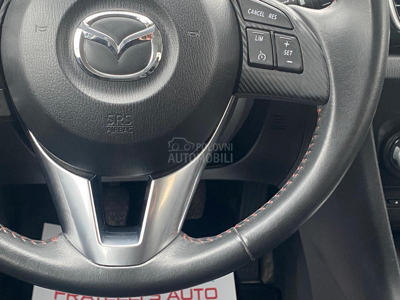 Mazda 3 ODLlCNA,SERVlSI