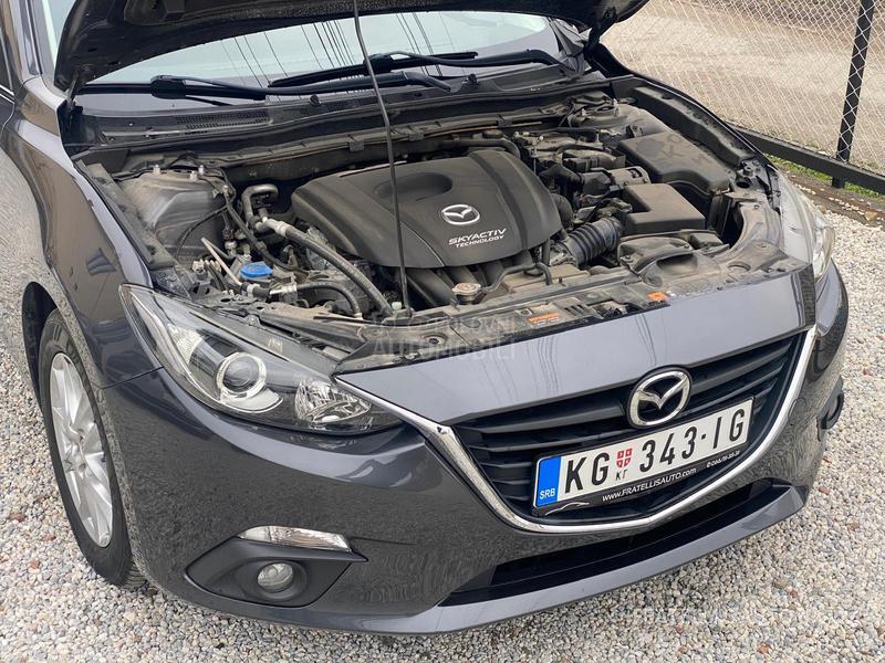 Mazda 3 ODLlCNA,SERVlSI