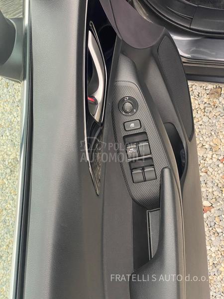 Mazda 3 ODLlCNA,SERVlSI