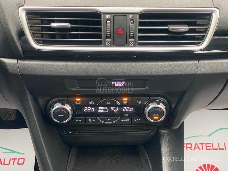 Mazda 3 ODLlCNA,SERVlSI