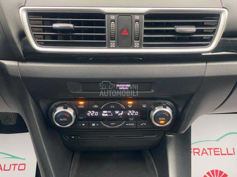 Mazda 3 ODLlCNA,SERVlSI