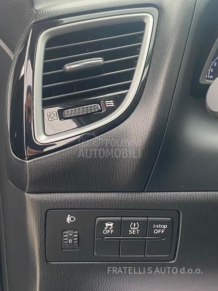 Mazda 3 ODLlCNA,SERVlSI