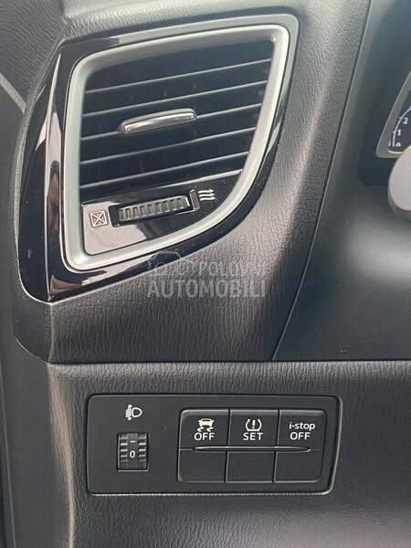 Mazda 3 ODLlCNA,SERVlSI