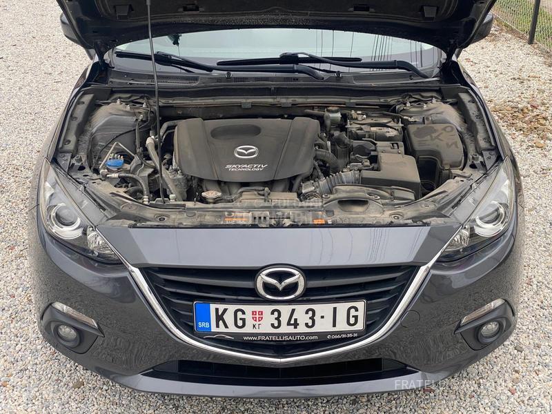 Mazda 3 ODLlCNA,SERVlSI