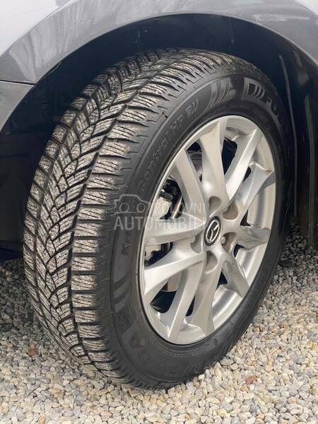 Mazda 3 ODLlCNA,SERVlSI