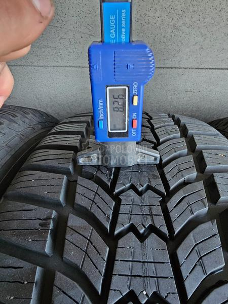 Sava 215/55 R17 Zimska