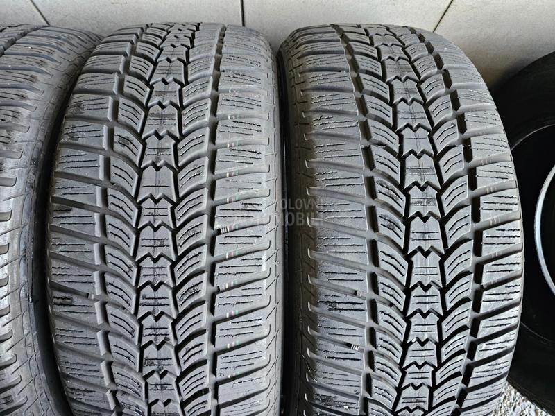 Sava 215/55 R17 Zimska