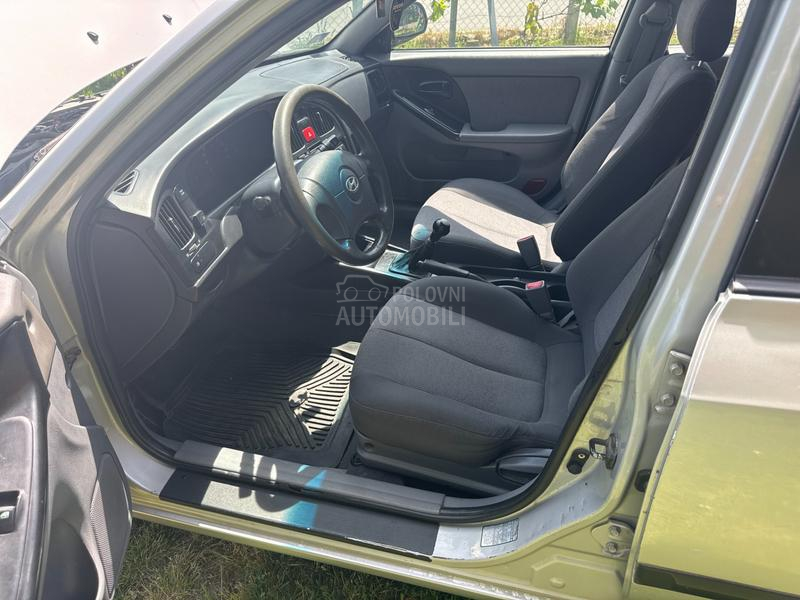 Hyundai Elantra 1.6 DR