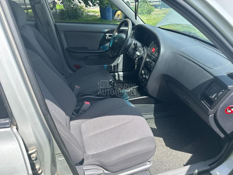 Hyundai Elantra 1.6 DR