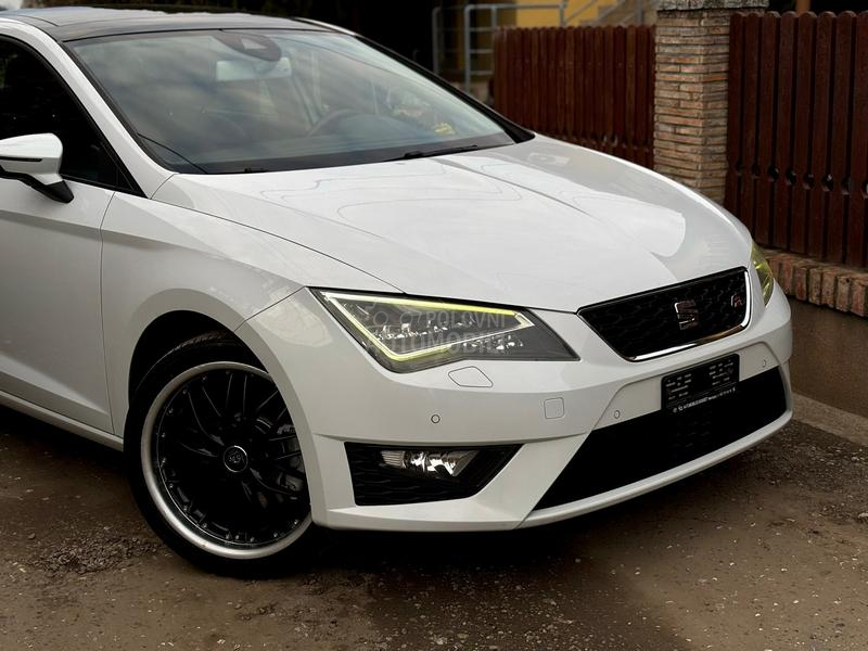 Seat Leon 1.8T DSG/ Pano/ FR